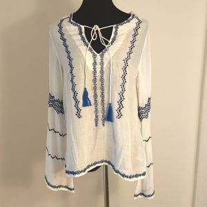 Guess Embroidered Peasant Top, M, NWOT